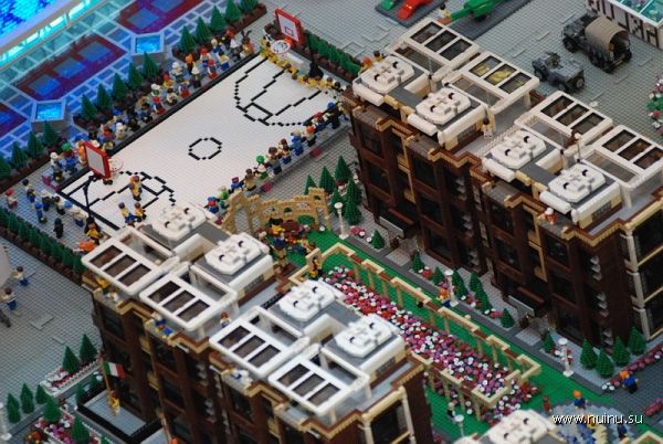 Lego-инсталляция Олимпиады 2008 в Гонконге (20 фото)