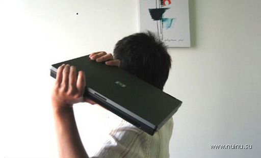 Необычное применение ноутбуков (17 фото)