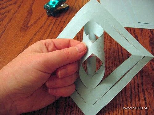 Как сделать объемную снежинку из бумаги (10 фото)