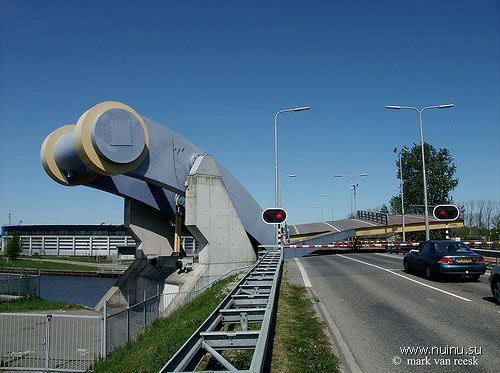 Летающий мост (13 фото)