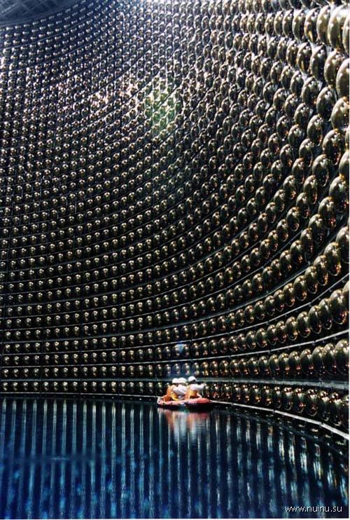 Самый большой в мире детектор элементарных частиц (9 фото)