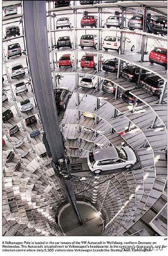 Самый большой многоэтажный паркинг (11 фото)