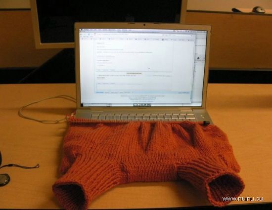 Компьютерный свитер (7 фото)