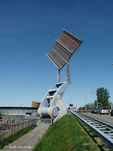 Летающий мост (13 фото)